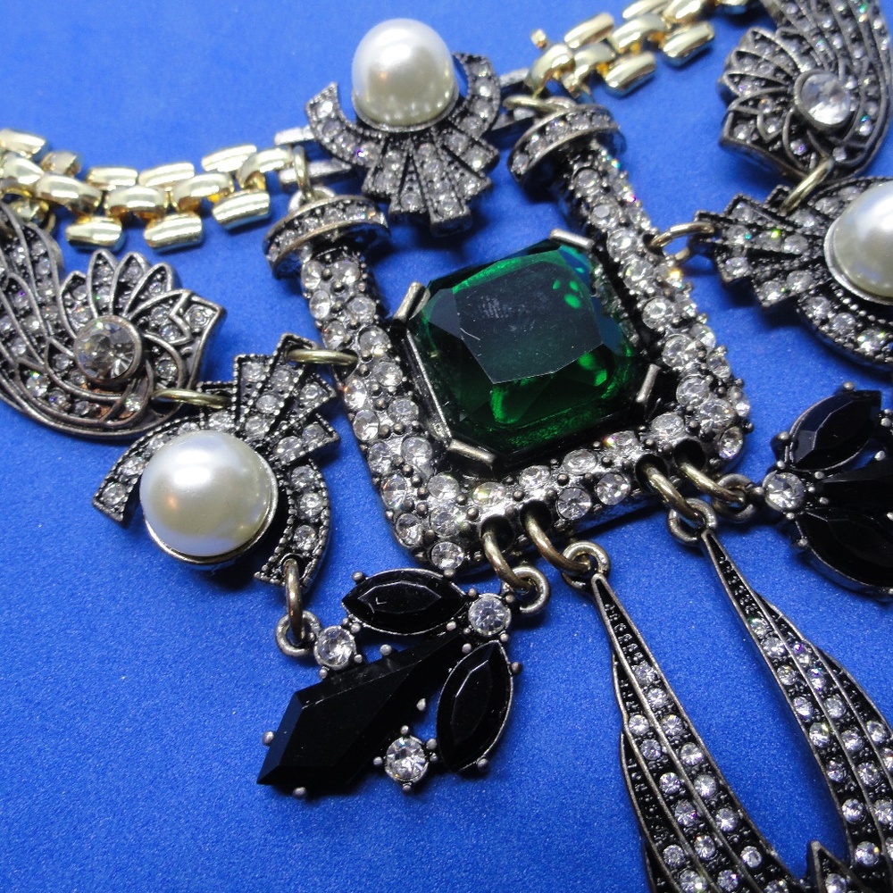 Statement Rhinestone Angel Wing Necklace - Picture 4 of 8